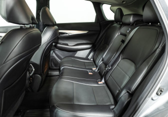 Подержанный автомобиль Infiniti QX50 2021 года (10 фото)