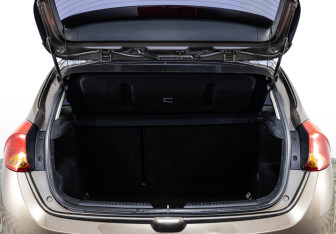 Подержанный автомобиль Kia Ceed Hatchback 2014 года (19 фото)