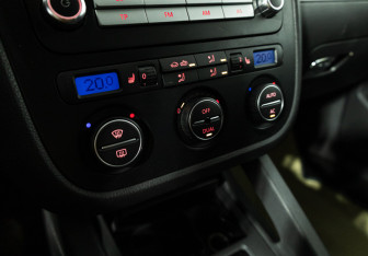 Подержанный автомобиль Volkswagen Jetta Sedan 2009 года (15 фото)