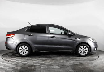 Подержанный автомобиль Kia Rio Sedan 2015 года (4 фото)