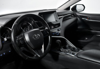 Подержанный автомобиль Toyota Camry Sedan 2021 года (9 фото)