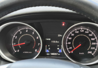 Подержанный автомобиль Mitsubishi ASX 2014 года (14 фото)
