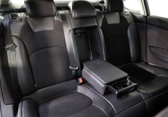 Подержанный автомобиль Citroen C5 Sedan 2010 года (21 фото)