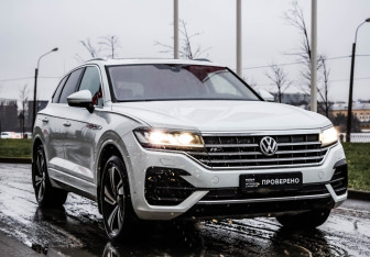 Подержанный автомобиль Volkswagen Touareg 2021 года (4 фото)