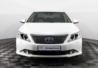 Подержанный автомобиль Toyota Camry Sedan 2014 года (2 фото)