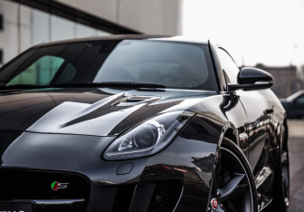 Подержанный автомобиль Jaguar F-Type Coupe 2016 года (2 фото)