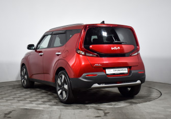 Подержанный автомобиль Kia Soul 2022 года (7 фото)