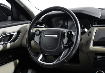 Подержанный автомобиль Land Rover Range Rover Velar 2017 года (16 фото)
