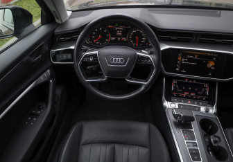 Подержанный автомобиль Audi A6 Sedan 2019 года (12 фото)