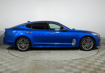 Подержанный автомобиль Kia Stinger 2019 года (4 фото)