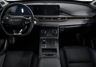 Подержанный автомобиль Exeed LX 2023 года (19 фото)