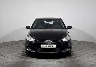 Подержанный автомобиль Hyundai Solaris Hatchback 2013 года (2 фото)