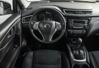 Подержанный автомобиль Nissan Qashqai 2015 года (10 фото)