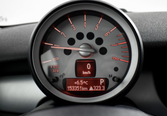 Подержанный автомобиль MINI Hatch 2008 года (18 фото)