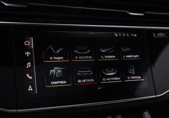 Подержанный автомобиль Audi Q8 2020 года (15 фото)