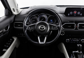Подержанный автомобиль Mazda CX-5 2018 года (15 фото)