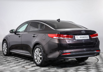 Подержанный автомобиль Kia Optima Sedan 2017 года (7 фото)