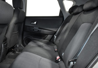 Подержанный автомобиль Kia Ceed Hatchback 2010 года (12 фото)
