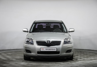 Подержанный автомобиль Toyota Avensis Sedan 2008 года (2 фото)