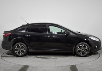 Подержанный автомобиль Ford Focus Sedan 2012 года (4 фото)