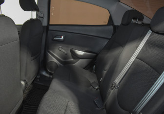 Подержанный автомобиль Kia Rio Sedan 2013 года (11 фото)