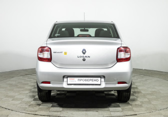 Подержанный автомобиль Renault Logan Sedan 2018 года (6 фото)