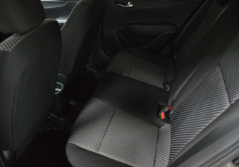 Подержанный автомобиль Kia Rio Hatchback 2018 года (11 фото)