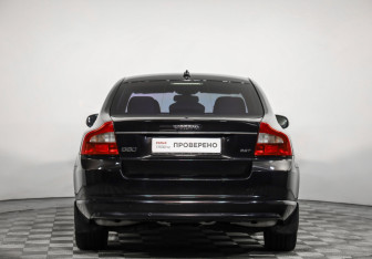 Подержанный автомобиль Volvo S80 2008 года (6 фото)