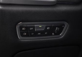 Подержанный автомобиль BMW X5 2019 года (25 фото)