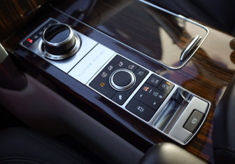 Подержанный автомобиль Land Rover Range Rover 2017 года (24 фото)