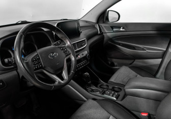 Подержанный автомобиль Hyundai Tucson 2019 года (9 фото)