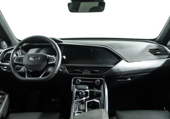 Подержанный автомобиль Geely Tugella 2023 года (13 фото)