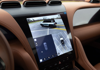 Подержанный автомобиль BYD Yangwang U8 2023 года (28 фото)