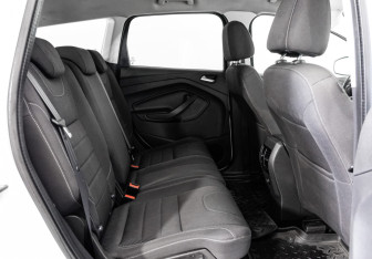 Подержанный автомобиль Ford Kuga 2013 года (16 фото)