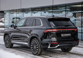 Подержанный автомобиль Geely Monjaro 2025 года (7 фото)