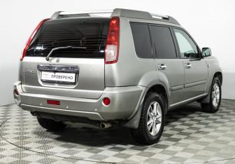 Подержанный автомобиль Nissan X-Trail 2006 года (5 фото)