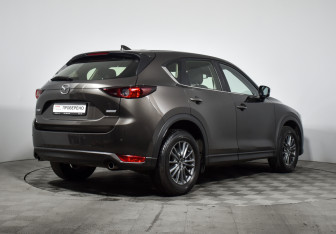 Подержанный автомобиль Mazda CX-5 2017 года (5 фото)