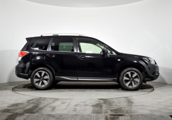 Подержанный автомобиль Subaru Forester Suv 2018 года (4 фото)