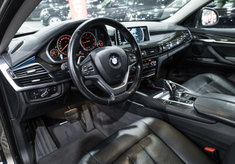 Подержанный автомобиль BMW X6 2019 года (16 фото)