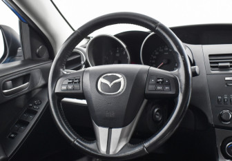 Подержанный автомобиль Mazda 3 Sedan 2009 года (14 фото)