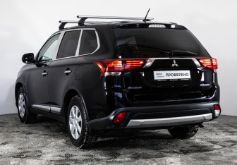 Подержанный автомобиль Mitsubishi Outlander 2016 года (7 фото)