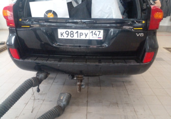 Подержанный автомобиль Toyota Land Cruiser Suv 2012 года (25 фото)