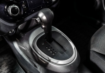 Подержанный автомобиль Nissan Juke 2013 года (11 фото)