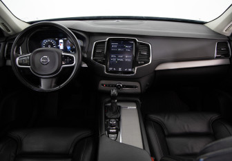 Подержанный автомобиль Volvo XC90 2019 года (9 фото)