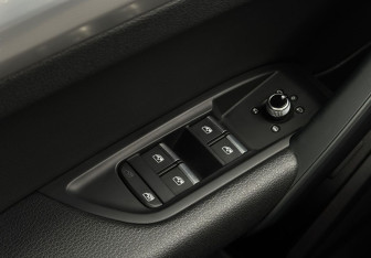 Подержанный автомобиль Audi Q5 2019 года (16 фото)