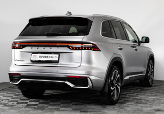 Подержанный автомобиль Geely Monjaro 2023 года (5 фото)