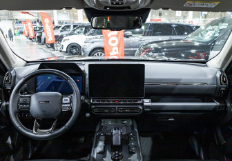 Подержанный автомобиль Haval H7 2025 года (14 фото)
