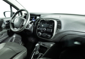 Подержанный автомобиль Renault Kaptur 2018 года (9 фото)