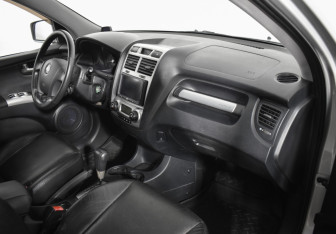 Подержанный автомобиль Kia Sportage 2007 года (12 фото)