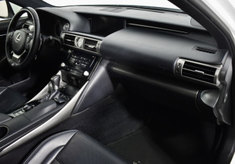 Подержанный автомобиль Lexus IS Sedan 2014 года (12 фото)